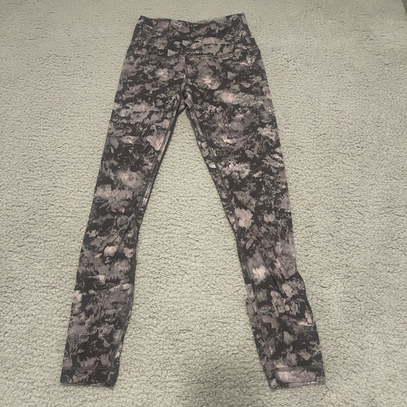 Lululemon Size 4 Floral Illusion Ice Grey Multi Align Pant II 25” - Picture 1 of 8